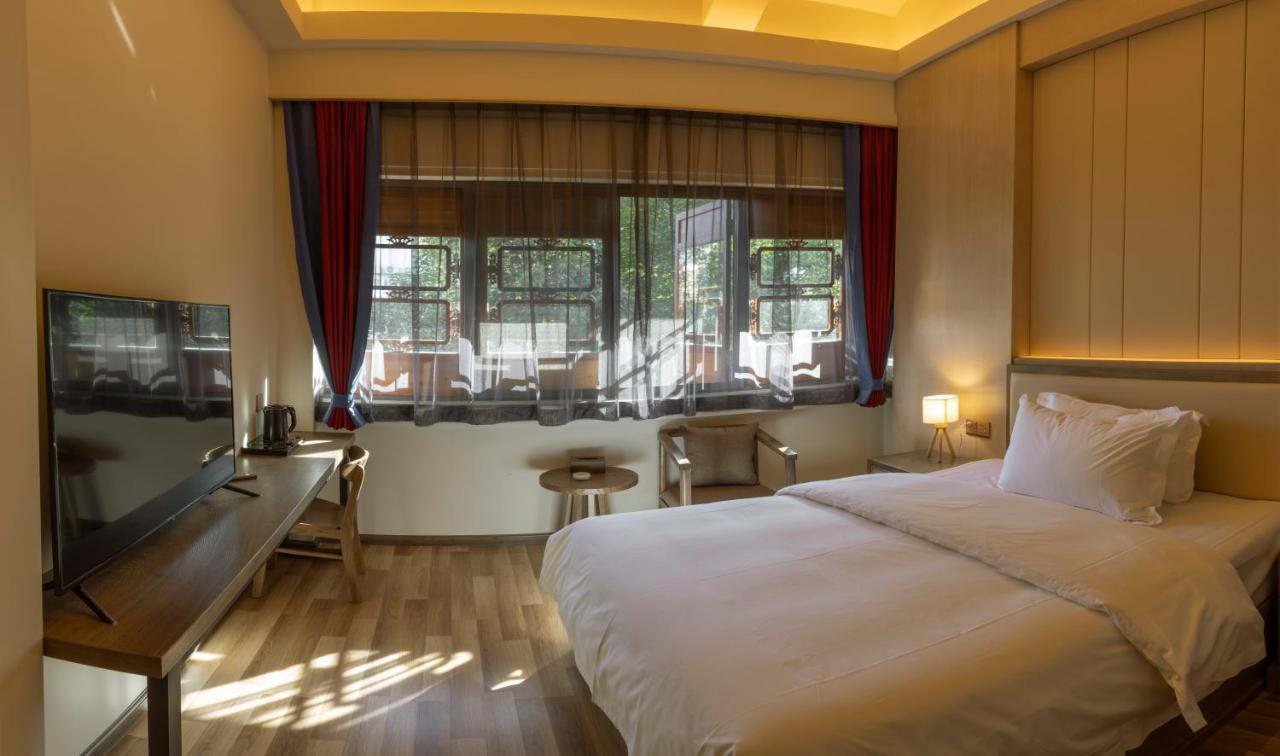 The Hump Hostel 驼峰客栈 Kunming Extérieur photo