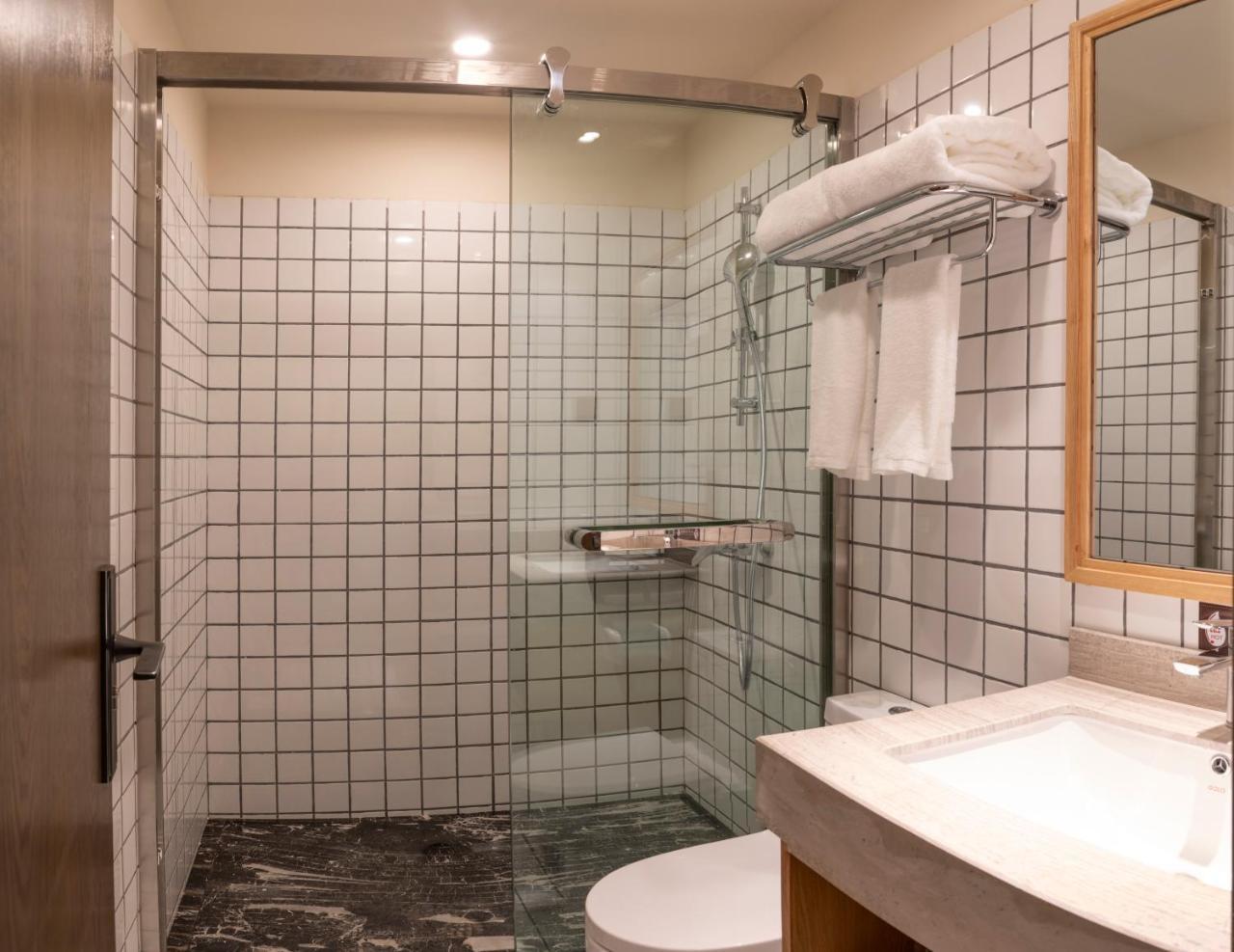 The Hump Hostel 驼峰客栈 Kunming Extérieur photo