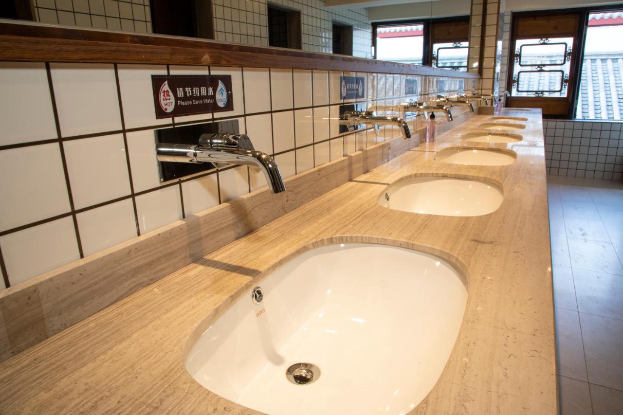 The Hump Hostel 驼峰客栈 Kunming Extérieur photo