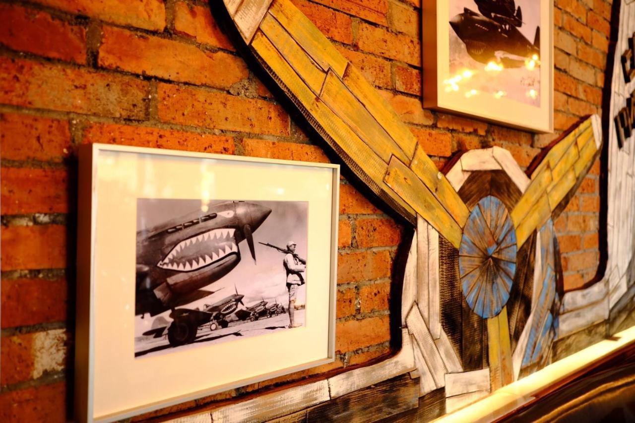The Hump Hostel 驼峰客栈 Kunming Extérieur photo