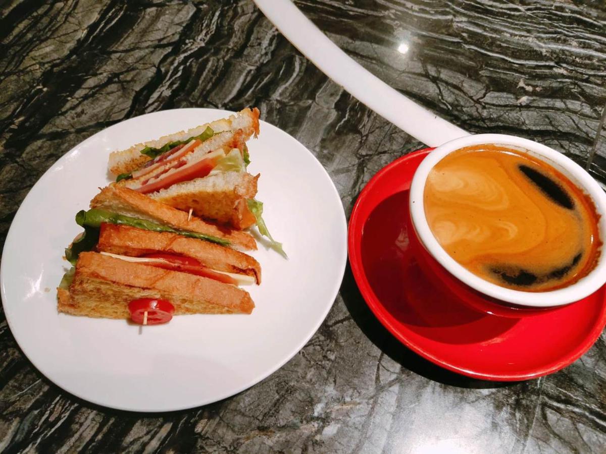 The Hump Hostel 驼峰客栈 Kunming Extérieur photo
